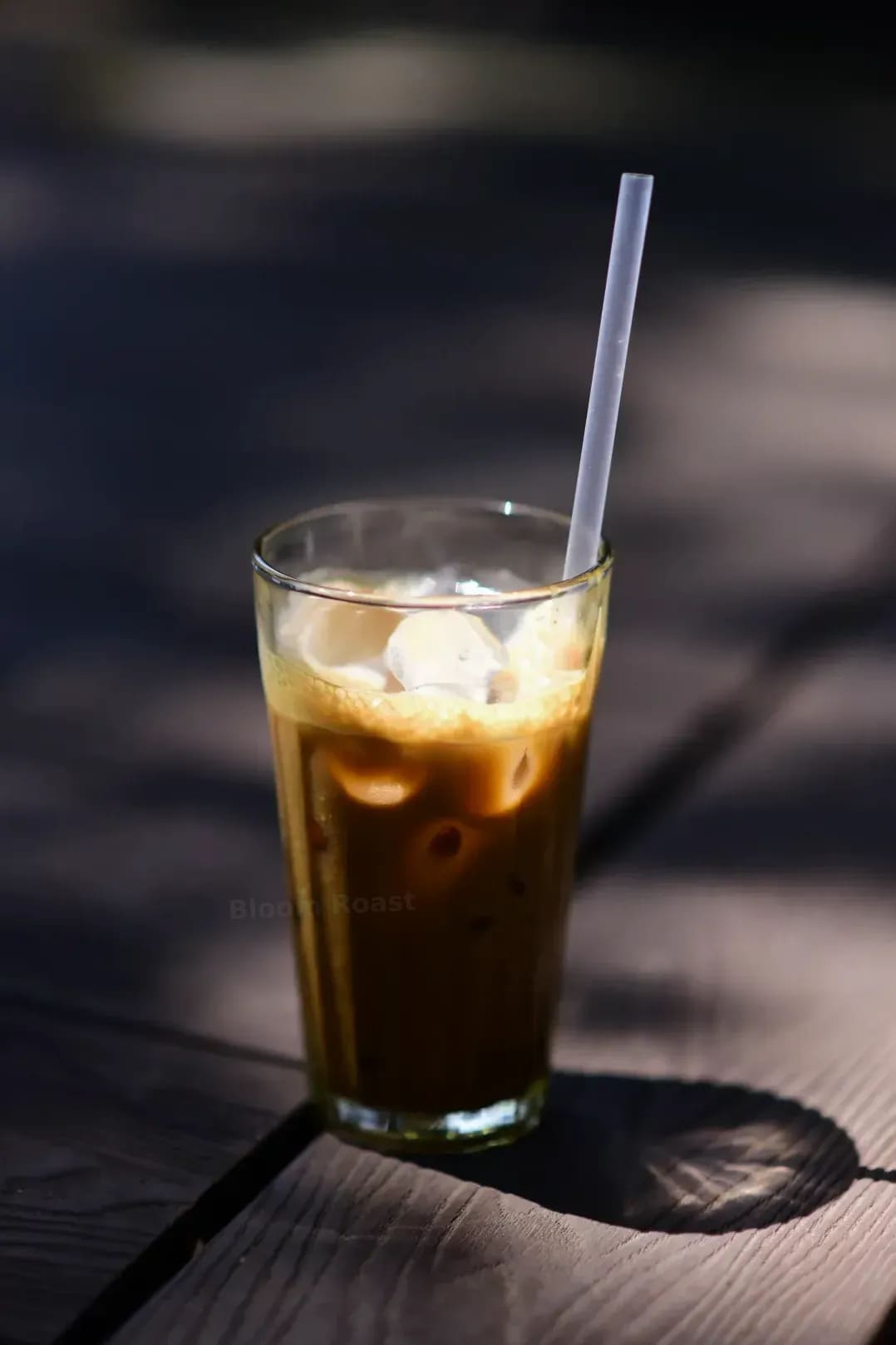 スペシャルティコーヒーのハンドドリップ提供